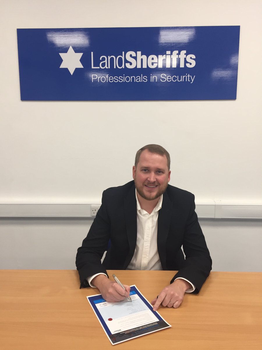 LandSheriffs's tweet photo. Our MD signing the Railway Mental Health Charter. A commitment towards improving mental health in the workplace and the industry @networkrail @greateranglia @acspacesetters @SIAuk @RSSB_rail https://t.co/fBXNix2Rum