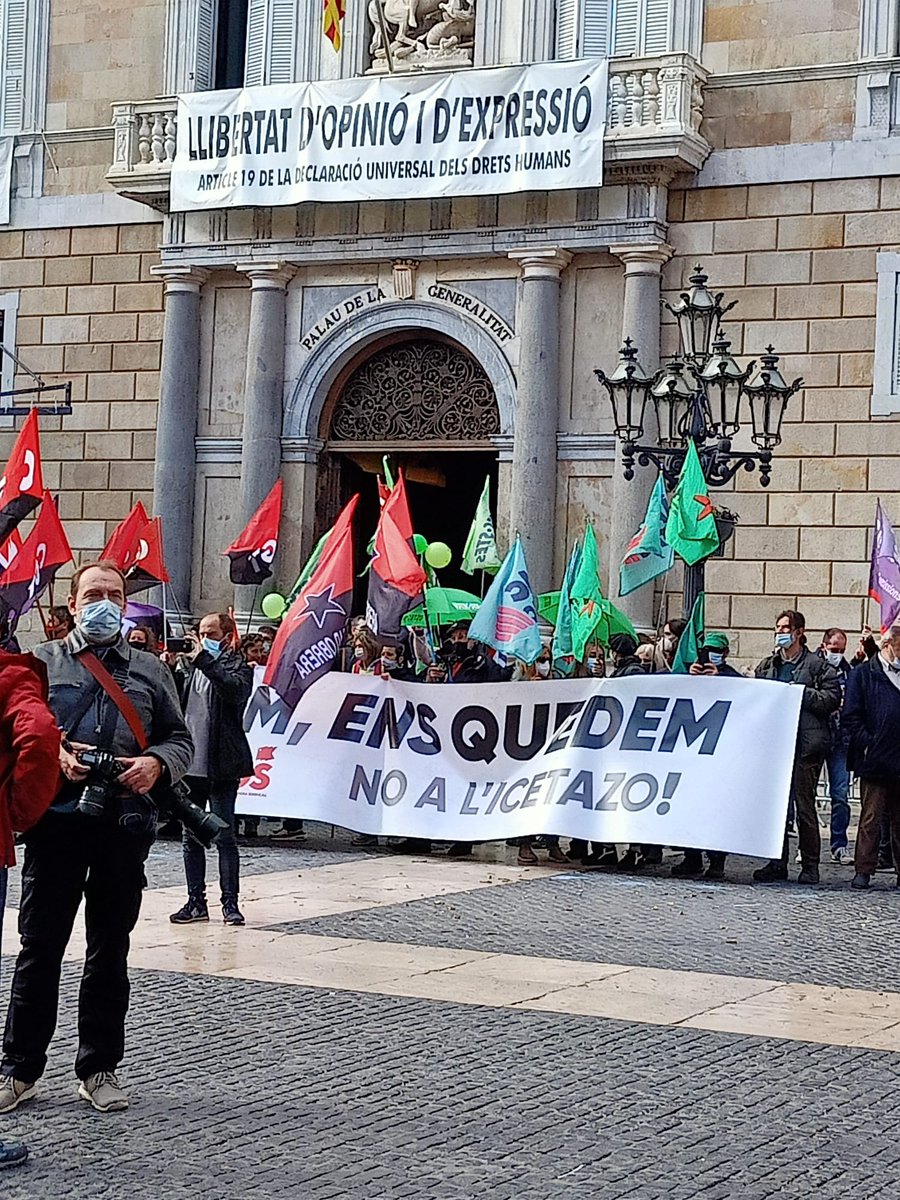 plataforma117's tweet photo. Manifestació multitudinària a Barcelona. Seguim lluitant pel que és just i no pararem fins aconseguir-ho! ✊#lesquehisomensquedem #FixesaJa #vagasectorpublic30N #noIcetazo https://t.co/ceKlRSfVbb