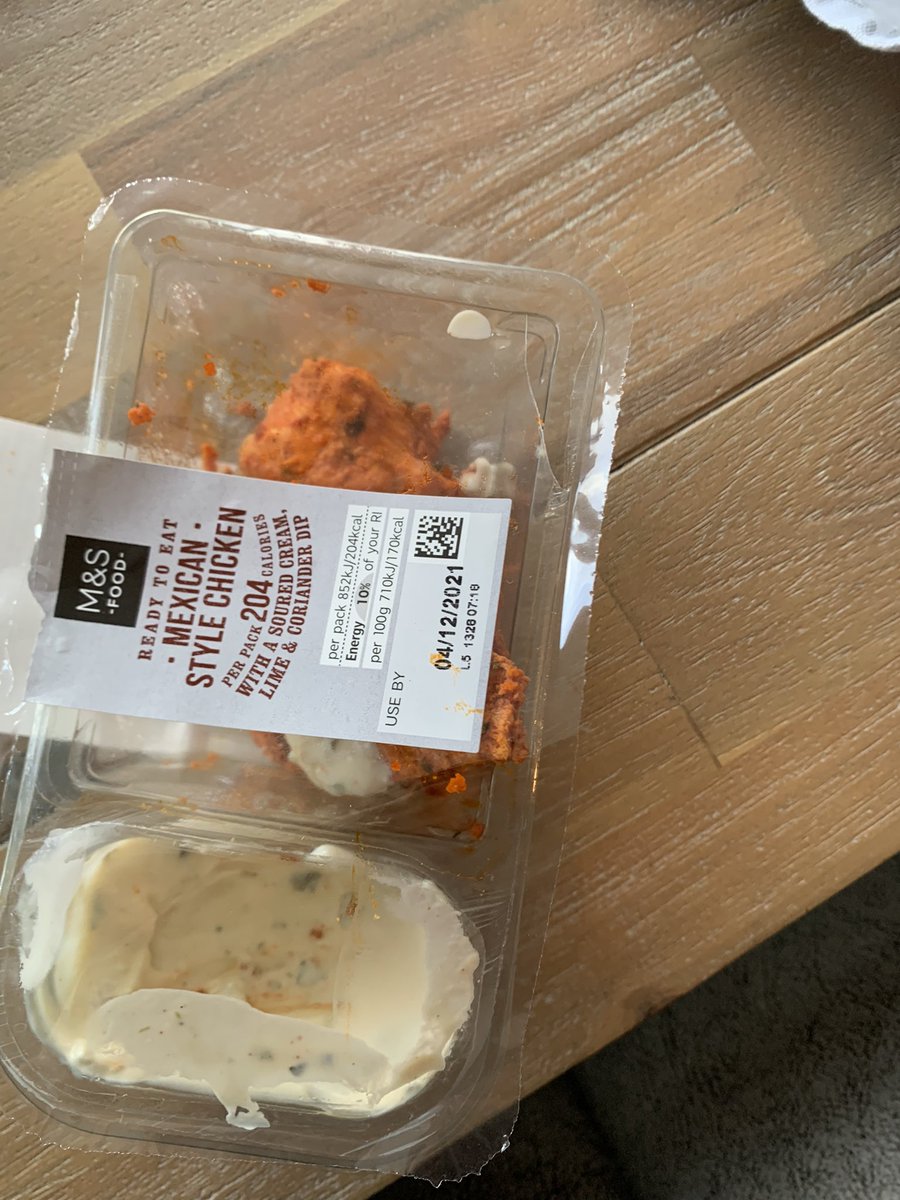 rainmanlill's tweet photo. @marksandspencer not the most appetising of finds in my lunch today 🤢🤢 https://t.co/p5WoeuVIaS