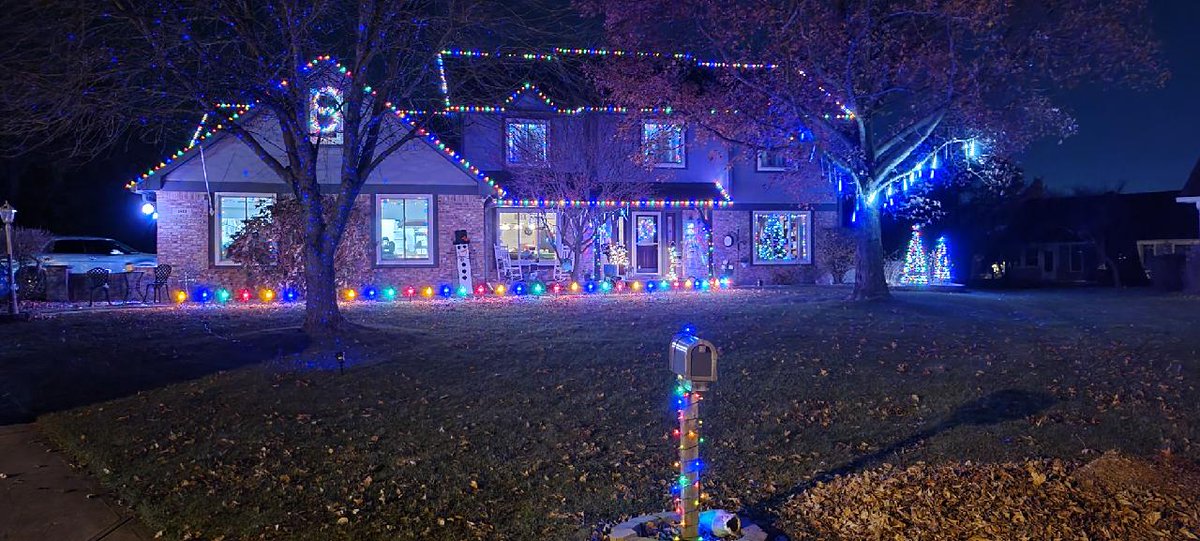 Cumberland_IN's tweet photo. Light Up Cumberland! 1901 Huntington Ct. #OfficialEntry https://t.co/KgQyy2Ysuo
