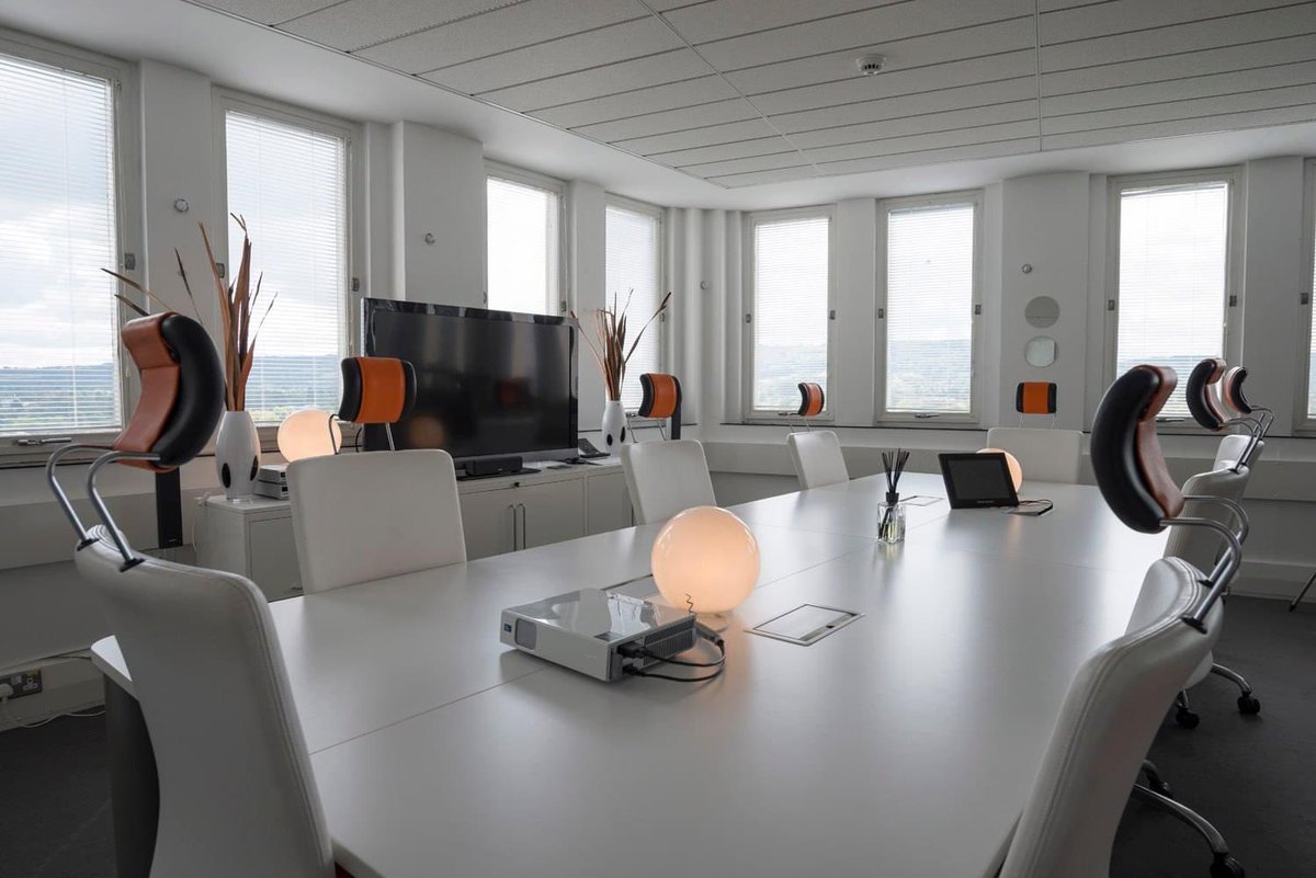 EagleTowerChelt's tweet photo. Are you renting more space than you need? Or is your #smalloffice limiting your #businessgrowth? We have small and #largeoffice spaces to suit all business types! https://t.co/eW5PnbBveg