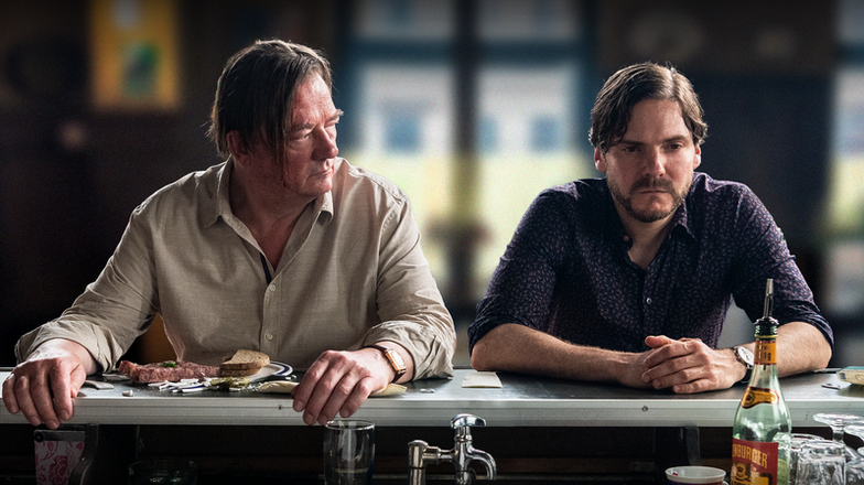 шпион по соседству 2021. по соседству / nebenan. шпион по соседству 2021. по соседству 2021. по соседству даниель брюль.