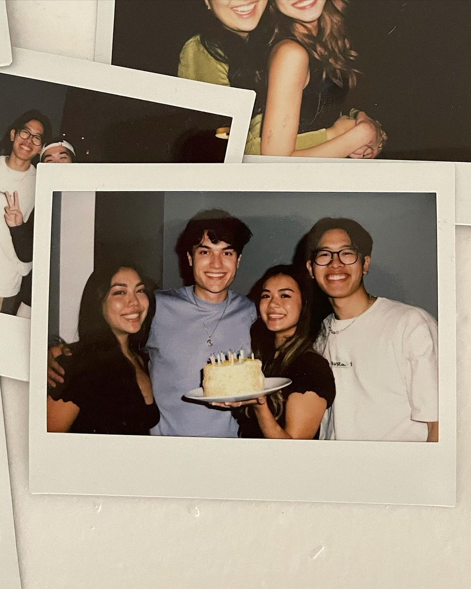 aaaashleyk's tweet photo. I am blessed to have these amazing people who always surround me with positive vibes; just loving how much comfortable we are around each other is another thing I feel extremely grateful for. Cheers to our friendship! 💗 https://t.co/PvI4SqUEPC