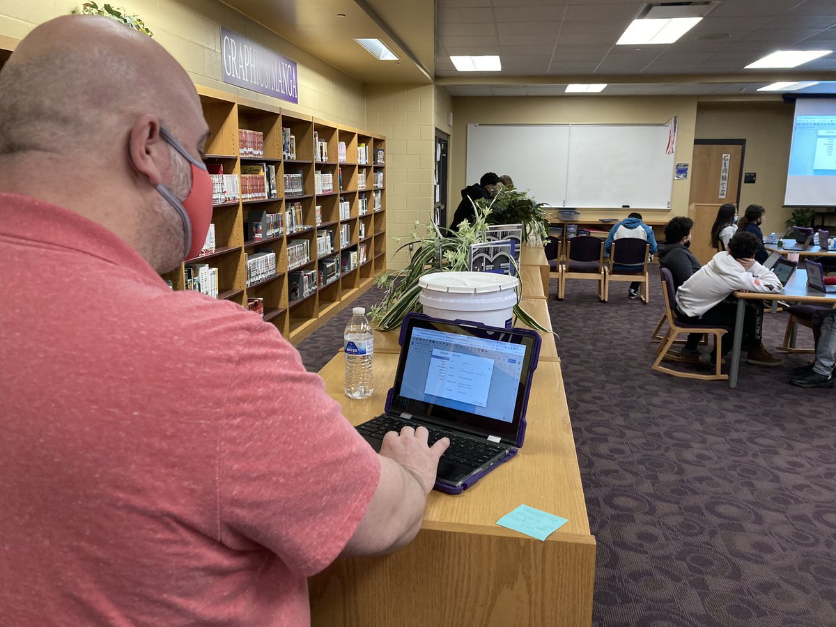 MrsRogersNGC's tweet photo. Demonstrating Google read and write extension to help our students translate school work in their native language #LibrariesTransformLearning @Maestro_Cafe @WayneLAP @BenDavisNGC @WayneTwpSuper @ilfonline https://t.co/1hgjZrfdij