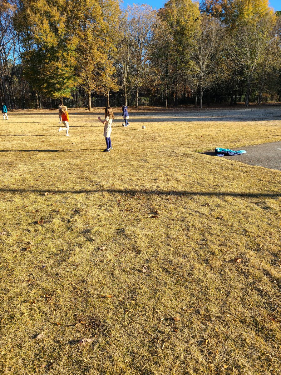 SpaldingPE's tweet photo. 5th grade working on their kicking skills with Crazy Kickball!! @principalSDE https://t.co/knalX4zdut