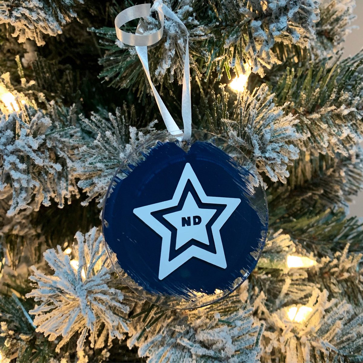 notredameSTL's tweet photo. In the spirit of generosity, we want to pay it forward! ➡️

If you donate $125 or more today between the hours of 9:00AM – 1:00PM CST, 15% of your donation will go to @covenanthousemo. 

Plus, your name will be added to our legacy tree, and you will receive this ornament! https://t.co/7fUpoTM4sk