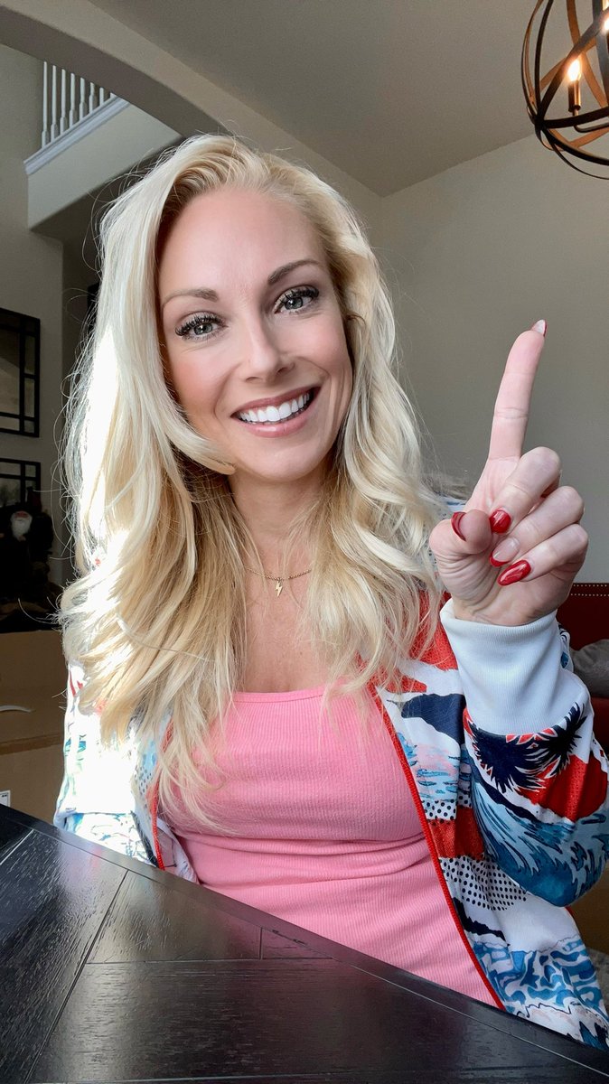 Good morning Twitter! ☀️ What’s the ONE THING you’re working on today to end this year with a 💥?