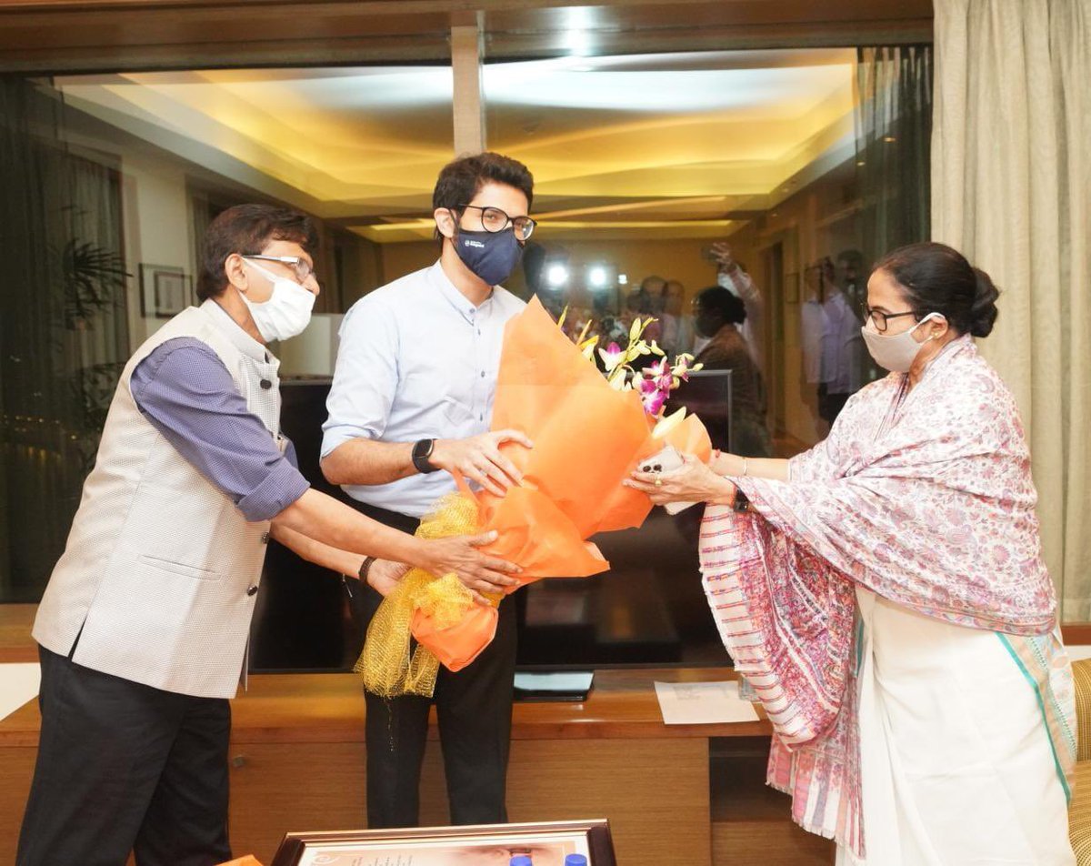 AITCofficial's tweet photo. Today, Shri @AUThackeray and Shri @rautsanjay61 called on AITC Chairperson @MamataOfficial, in Mumbai. https://t.co/x9WdHIcnXV
