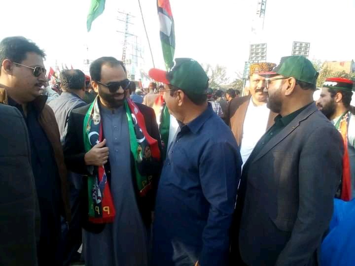 Ashrafkhokhar18's tweet photo. ارباب لطف اللہ صاحب پاکستان پیپلز پارٹی کا #54Years واں یوم تاسیس کے موقعی #پشاور_جلسہ مین شریک
#JalsaPeshawar #JalsaToHoga #پشاور_ہم_آرہے_ہیں
@BBhuttoZardari @FaryalTalpurPk @MuradAliShahPPP @arbab_lutfullah @AAliZardari @arbab_amanullah https://t.co/GdOD4RwmYO