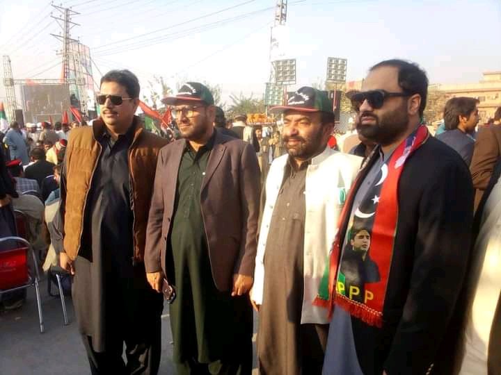 Ashrafkhokhar18's tweet photo. ارباب لطف اللہ صاحب پاکستان پیپلز پارٹی کا #54Years واں یوم تاسیس کے موقعی #پشاور_جلسہ مین شریک
#JalsaPeshawar #JalsaToHoga #پشاور_ہم_آرہے_ہیں
@BBhuttoZardari @FaryalTalpurPk @MuradAliShahPPP @arbab_lutfullah @AAliZardari @arbab_amanullah https://t.co/GdOD4RwmYO