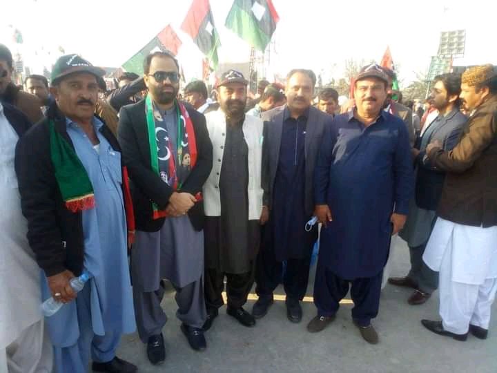 Ashrafkhokhar18's tweet photo. ارباب لطف اللہ صاحب پاکستان پیپلز پارٹی کا #54Years واں یوم تاسیس کے موقعی #پشاور_جلسہ مین شریک
#JalsaPeshawar #JalsaToHoga #پشاور_ہم_آرہے_ہیں
@BBhuttoZardari @FaryalTalpurPk @MuradAliShahPPP @arbab_lutfullah @AAliZardari @arbab_amanullah https://t.co/GdOD4RwmYO