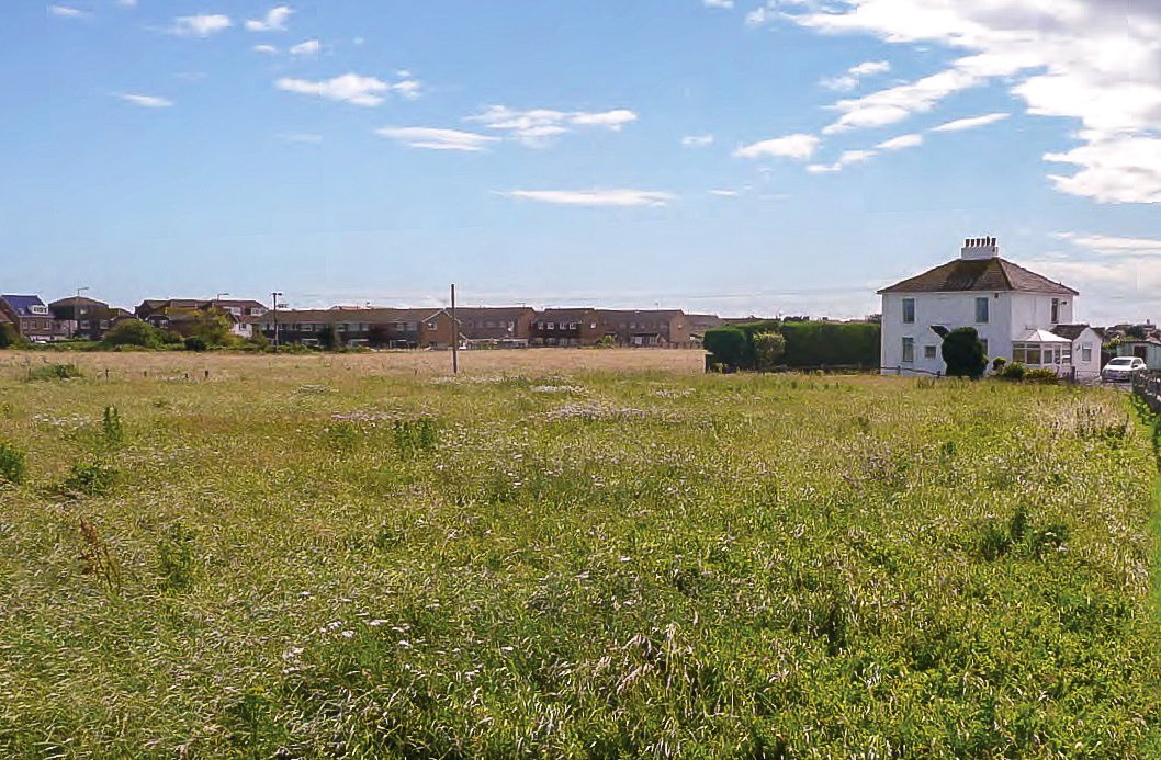 Local residents are invited to contribute ideas for restoring New Salts Farm to its natural habitat.

The 70-acre piece of land - the green gap between Shoreham and Lancing - was purchased by Adur Council in 2020 to protect it from housing development:

👉 adur-worthing.gov.uk/news/pr21-173.…