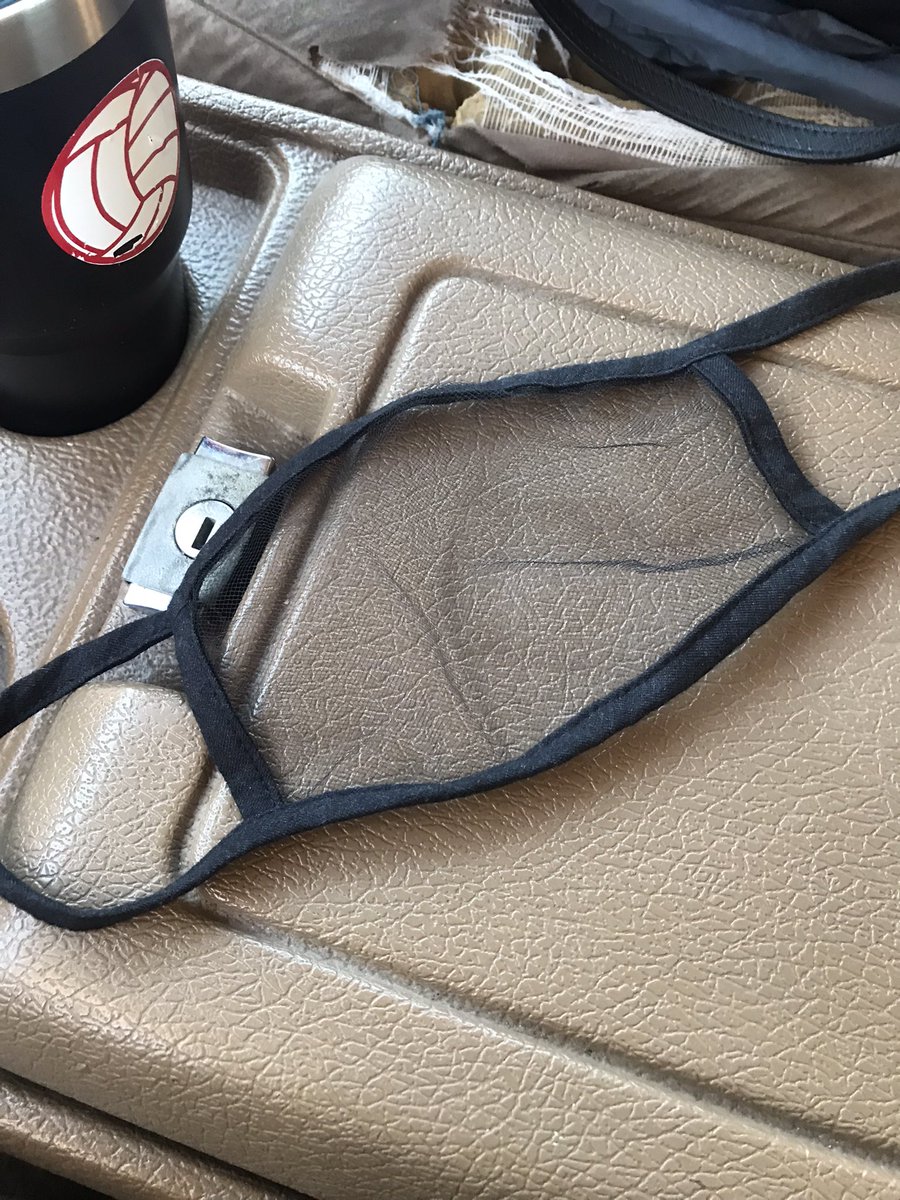 jmurd911's tweet image. Out of about 42 people gathered in the room I’m in, there are aprx 8 masked. I brought mine in case  needed it but turns out I don’t. #juryduty #fakemask