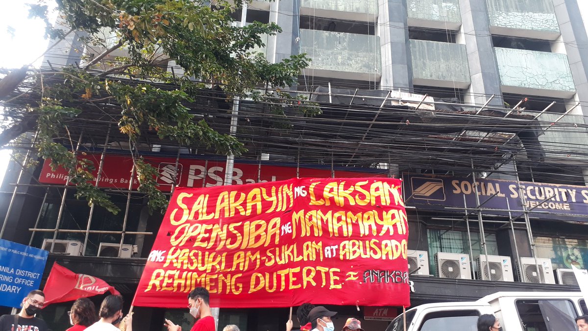 AnakbayanArdea's tweet photo. Ngayong araw ginugunita ang ika-158 na kaarawan ni Andres Bonifacio, ama ng Rebolusyong Pilipino. Sama-sama nating ipagpatuloy ang labang sinimulan ni Bonifacio. Wakasan ang walang humpay na pang-aalipusta ng mga mapang-abuso. Mga pag-asa ng bayan, taas-noong tumindig at lumaban! https://t.co/oI0QfO1LwR