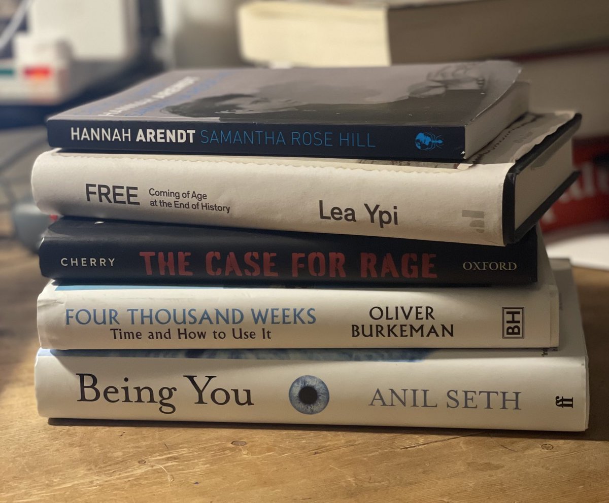 philosophybites's tweet photo. My choice of the five best philosophy books of 2021 - read the interview ⁦@five_books⁩ https://t.co/xpilrU2Yfp https://t.co/daRBLLGmp0