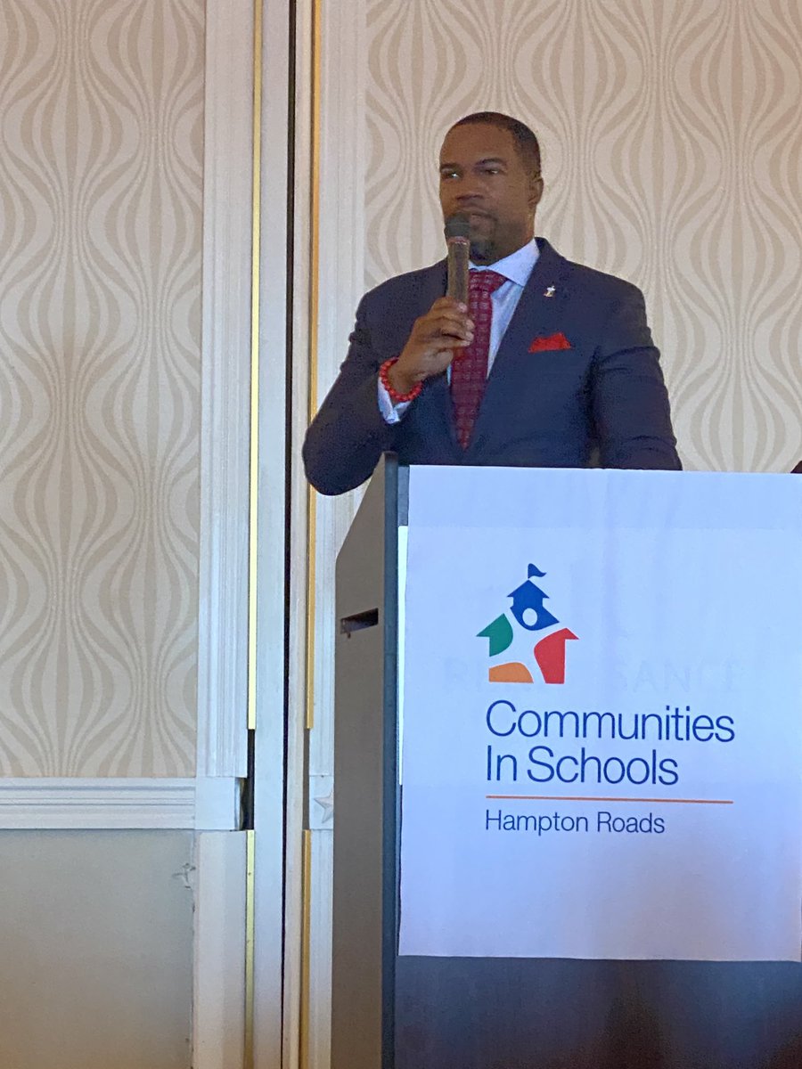TeamSuffolkHR's tweet photo. Today at the ⁦@CISofHR⁩ breakfast SPS Superintendent ⁦@drjbg3⁩ delivering a  speech on the importance of community partnerships to help knock down barriers that may prevent student from meeting their fullest potential #BuildingtheBestSPS https://t.co/Zs8VAlxtzc