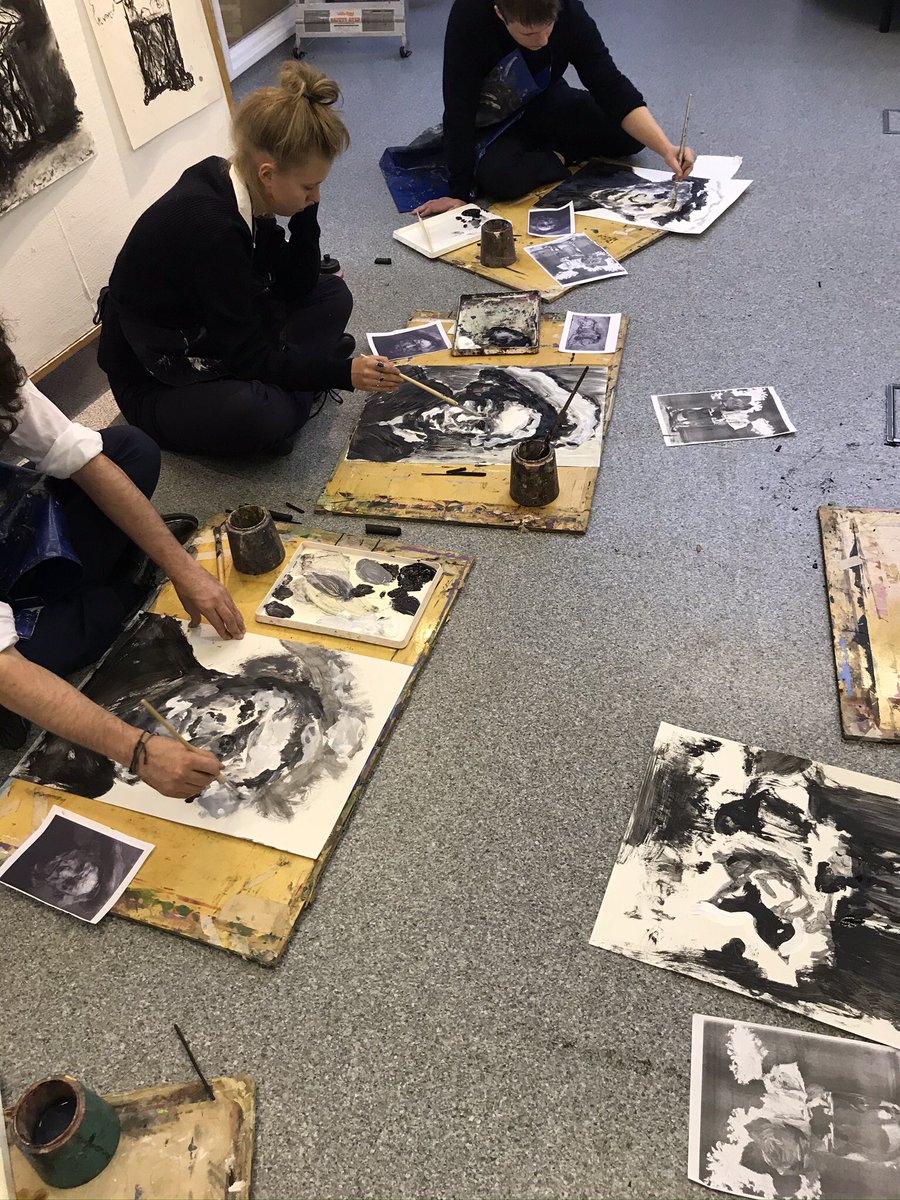 KCSartdept's tweet photo. U6th workshop with Paul Brandford. Part of the visiting artist program funded by the friends of King’s. @KCSartdept @KCSWimbledon @KCSFriends https://t.co/99iDjwr8mN