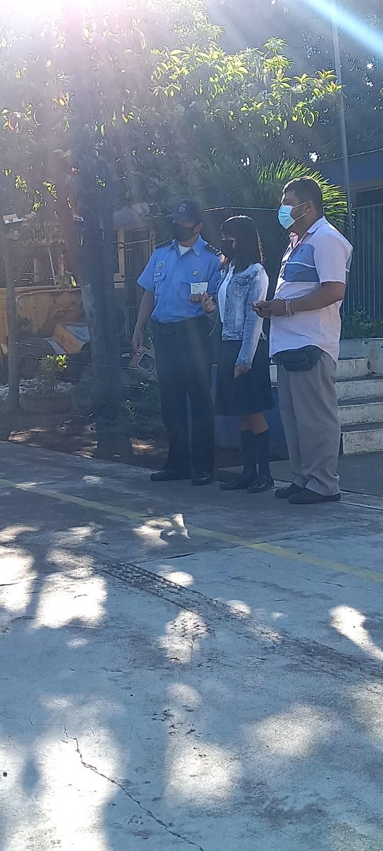 Ticuantepe2's tweet photo. Hoy continúa la entrega de bonos a los bachilleres del Municipio de Ticuantepe solo con un gobierno Responsable y comprometido con su pueblo 
#FuerzaDePuebloQueVence 
#BuenGobiernoSandinista https://t.co/x5ldY12EOq