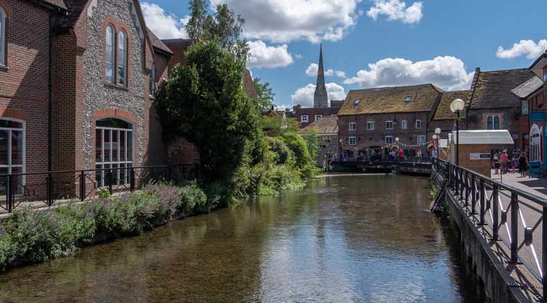 #Tenors and #basses! Grab the last remaining places for our #Salisbury course in February with Rory McCleery:
runbysingers.org/salisbury-mise…