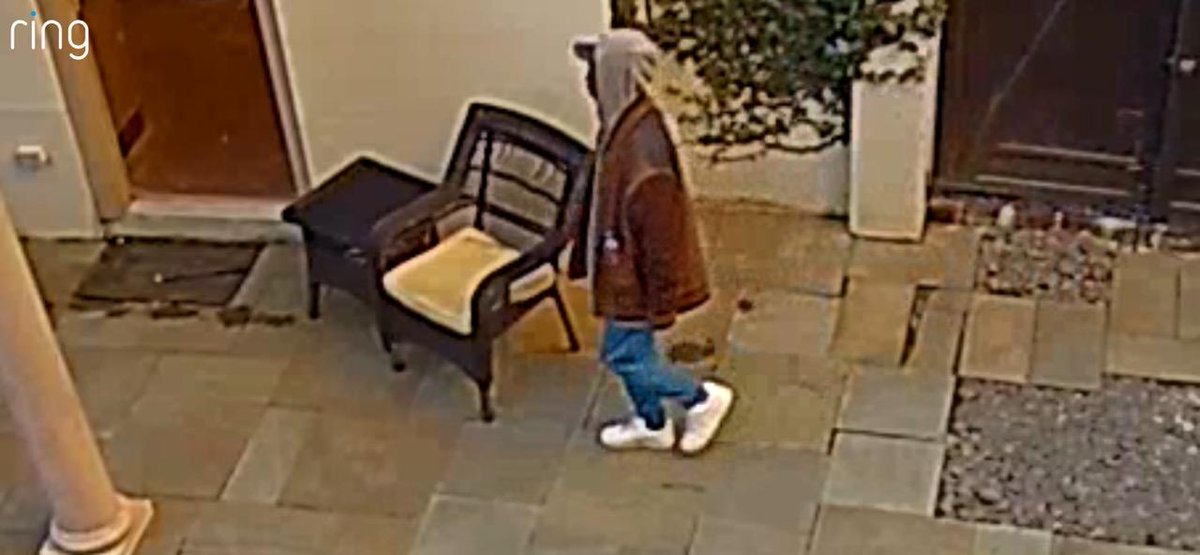 SavPolice's tweet photo. Recognize this guy? He's a suspect in the theft of multiple yard tools from a garage on Park Lane on 11/9. Have info? Call detectives at 912) 658-5137 @CrimeStoppers at (912) 234-2020 or visi https://t.co/vYnyX8zNED and clicking “Submit Online Tip.” https://t.co/zjoA40sW0k