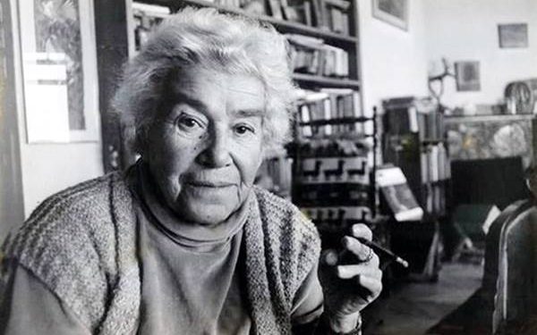 'Karpuzu kestin. Baktın ki kabak. Gene de zorla yiyecek misin o karpuzu?' Mine Urgan şöyle der: 'Bu cümleyi duyduktan sonra başladığım her ne ise hoşlanmadığım yerde bırakmaya karar verdim. Kitabı da, insanı da..'