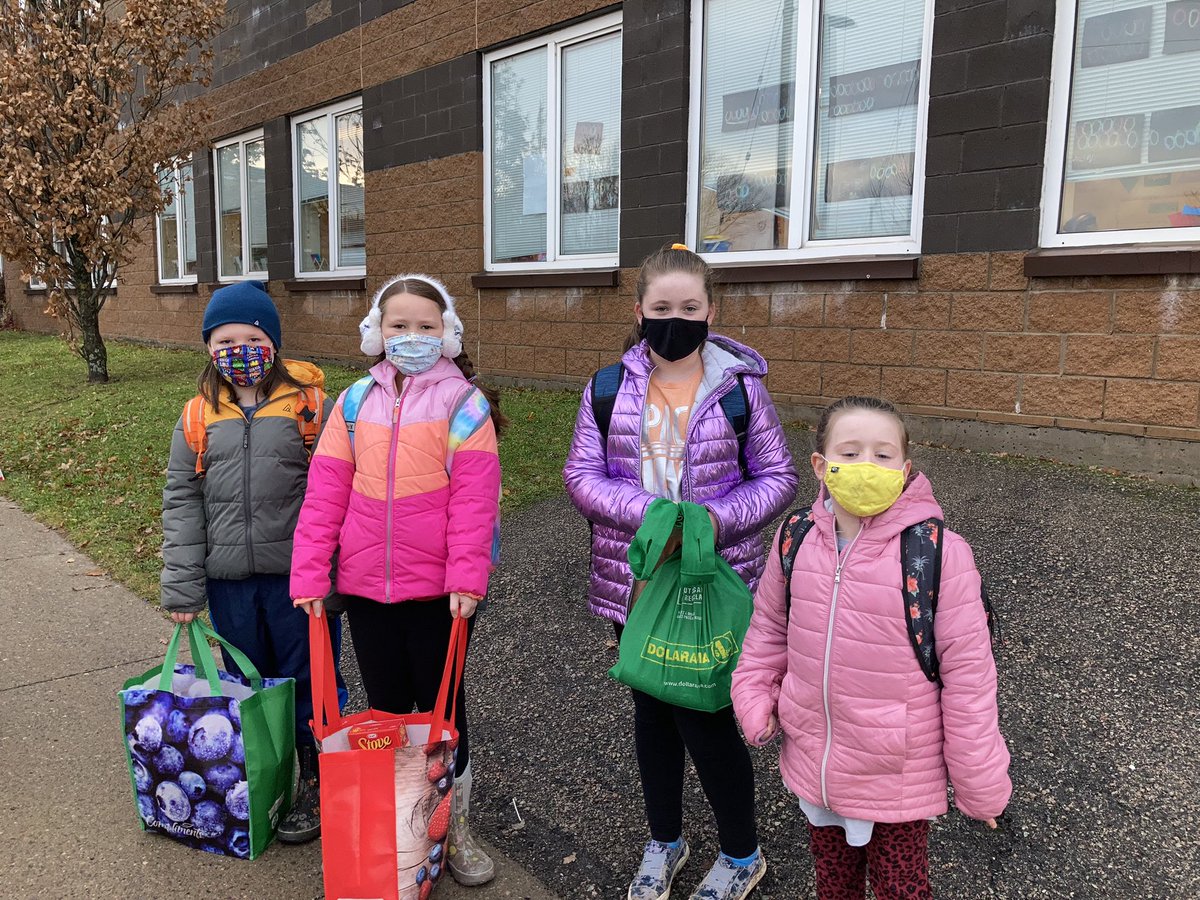 Jubilee students were so happy to donate food on their way into school this morning. Many thanks to the volunteers from “Christmas Cheer” and the CBRP. <a href="/JubileeElement1/">Jubilee Elementary</a> <a href="/CBVRCE_NS/">CB-VRCE_NS</a> <a href="/CBRegPolice/">CB Regional Police</a>