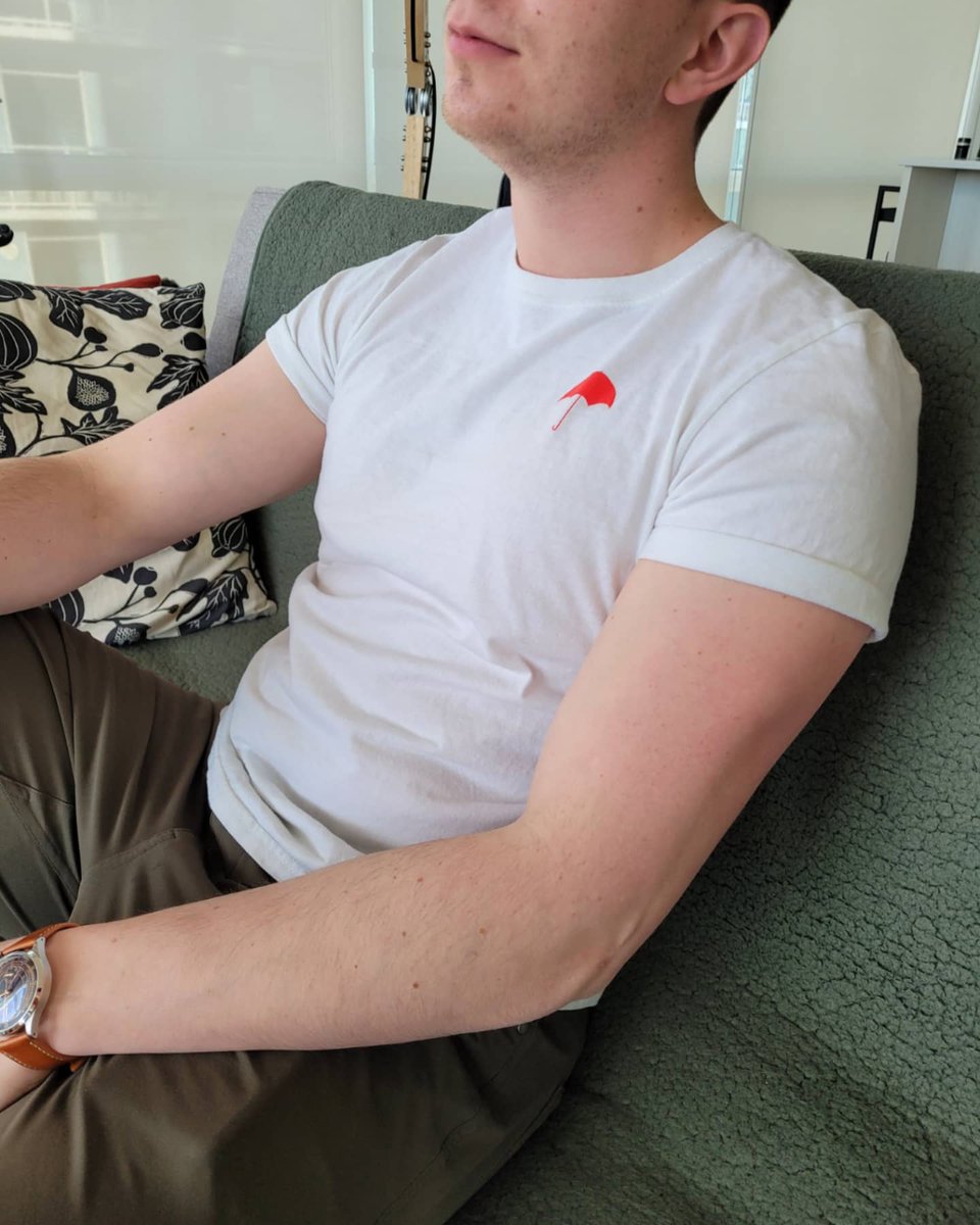 shopdeviation's tweet image. My bestie is out here showing support for sex workers 💖 

This makes my heart happy.