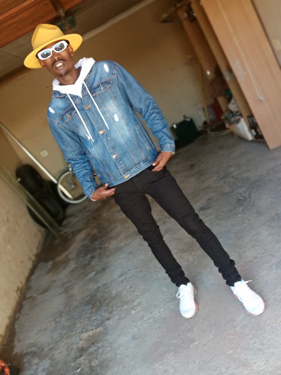 KingYama2K's tweet photo. King Yama Thousand
I really would like to take this time and thank all the people that never gave up on me!!!🤞🏿❤🤗🔥
I will b releasing 3 free tracks for you guys! Please save the date #16December
#stayblessed 
Never give up on chasing your dreams!!! https://t.co/iTTFSL64zT