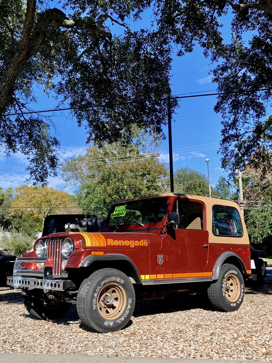Select_Jeeps's tweet photo. It’s beginning to look a lot like Jeep-mas!

Get yourself a 1978 Renegade this Christmas at https://t.co/EGTaViH962

We buy used Jeeps.

#1978 #Jeep #Jeeps #renagade #SelectJeeps https://t.co/XzqdYw4dJu