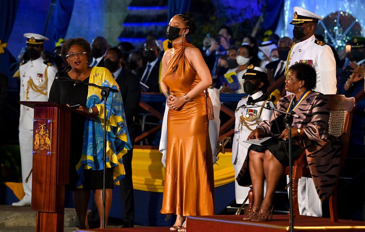 uwgsoca's tweet photo. Happy Independence and Republic Day to Barbados!🇧🇧After 396 years, the British monarchy’s reign over Barbados has officially come to an end. Dame Sandra Mason was sworn in as the island first president and Rihanna was declared a national hero of Barbados at its republic ceremony. https://t.co/z0MyzfMnFA
