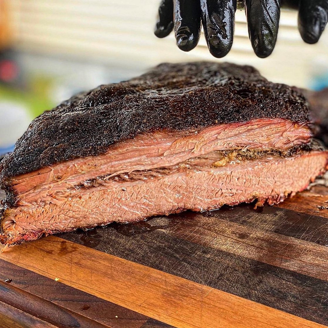 We’re raising money for the <a href="/OttawaMission/">The Ottawa Mission</a> and need your help 🙏 For every $10 you donate, you’ll be entered to win a WHOLE smoked brisket + Meatings will personally match your donations!

$10 donation = 1 ticket/entry 👉 meatings.ca/ottawamissionf…  Fundraiser ends tonight at 10pm.