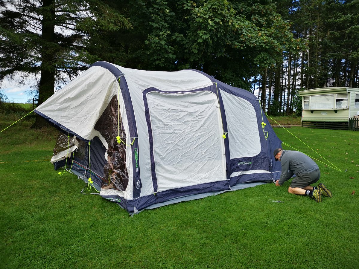 jaxstarr's tweet photo. @AiberdeinQuine here you go Mo, Phil putting up the tent. Didn't take too many photos. Hope all is good with you. https://t.co/EVLp0v4N6K