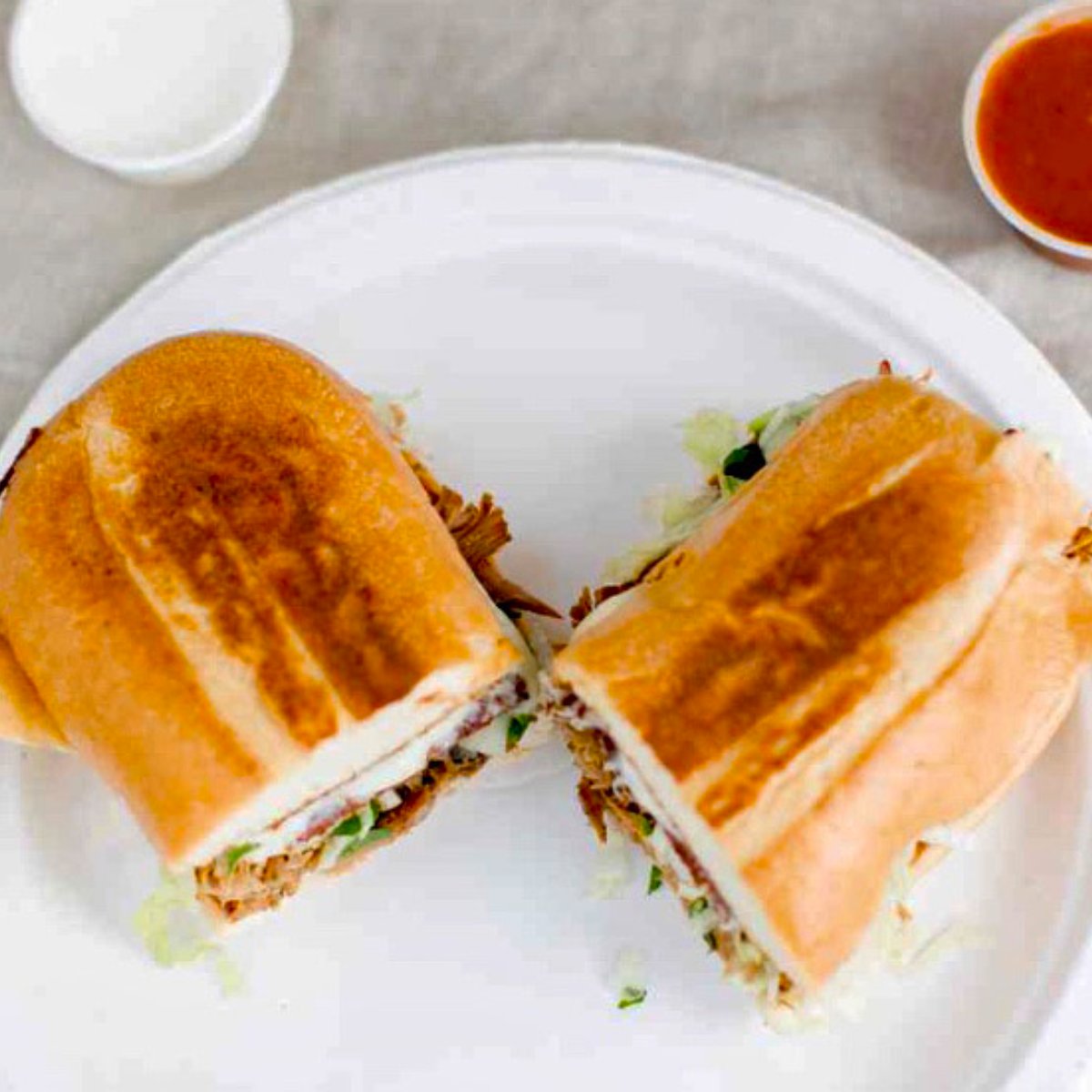 If there's one thing we've learned over the years, it's that high-quality meals never go out of style. Stop by our place anytime you're craving something tasty! 😋 #LosChilangos