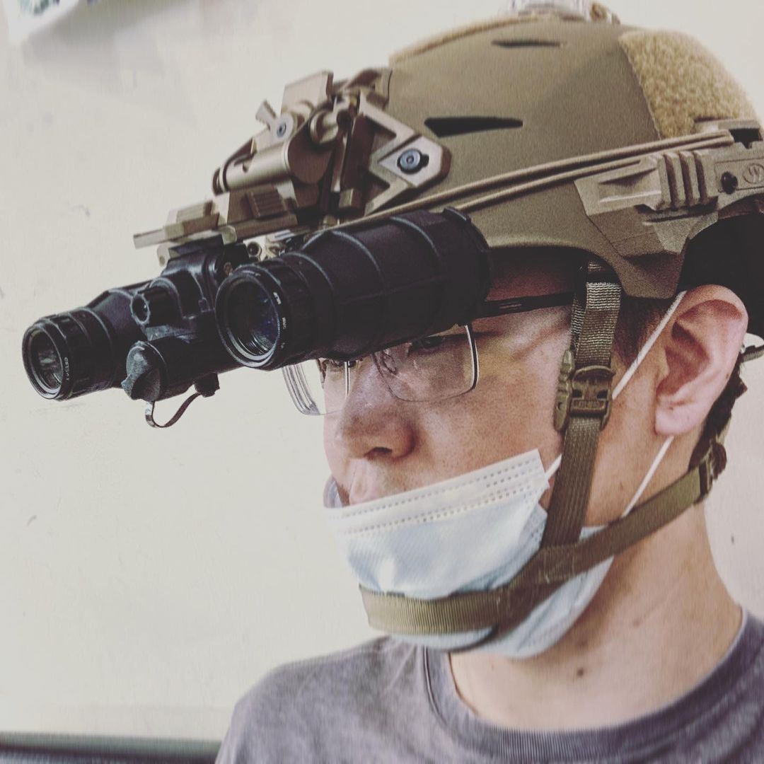 airsoft_enzo's tweet photo. 私は新しい暗視を手に入れました。 私たちは今、闇を愛しているだけでなく、それらを所有しています。
I got my new night vision. We now are not only love darkness, we own them.
_
#airsoft #milsim #wargame
#TeamWendy #NVG #nightvision
#BNVD #BNVD1431
#Systema #PTW #Taiwan
#Google翻訳 https://t.co/gEdQF5WCnv