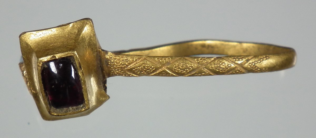 SDetectorist's tweet image. 2020, probably my best detecting year ever.
2021, not too shabby either, embarrassingly

Here are a few highlights from my year

Which in due course will be heading to FLO to be recorded on PAS
Ring is already in as it meets the criteria for treasure, under the 1996 treasure act.