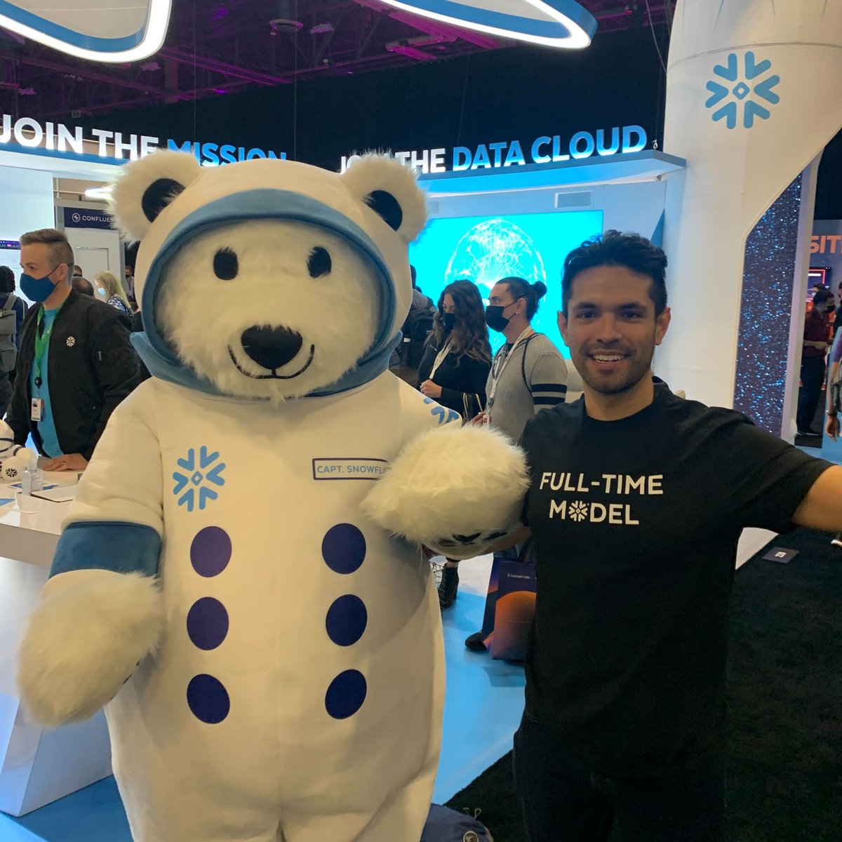 Snowflake's tweet photo. When you'd rather be data modeling. 

Stop by to pick up the shirt! 👕 #reInvent 
#moretimetomodel https://t.co/XwKgnXagFO