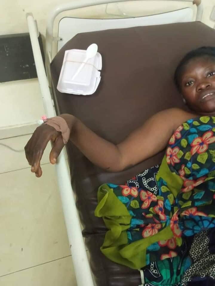 SaharaReporters's tweet photo. Family Seeks Justice As Lagos @PoliceNG Policeman Shoots Woman While Seeking Bribes, Threatens To Gun Down Husband For Complaining | Sahara Reporters https://t.co/SU3zFjaVhB https://t.co/I0G1IwbI3x