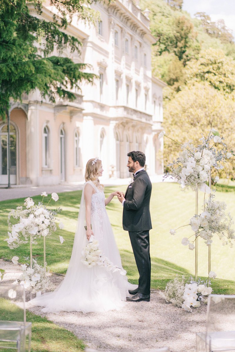 WeddingSabine's tweet photo. The day has come and the dream come true! 
Head over to @weddingchicks front page if you like to see the full gallery of this editorial 🤍in Italian-inspired Villa del Grumello
Thanks to all amazing professionals, I couldn’t have asked for a better team to work with on this. https://t.co/Fjq3x5HKWu
