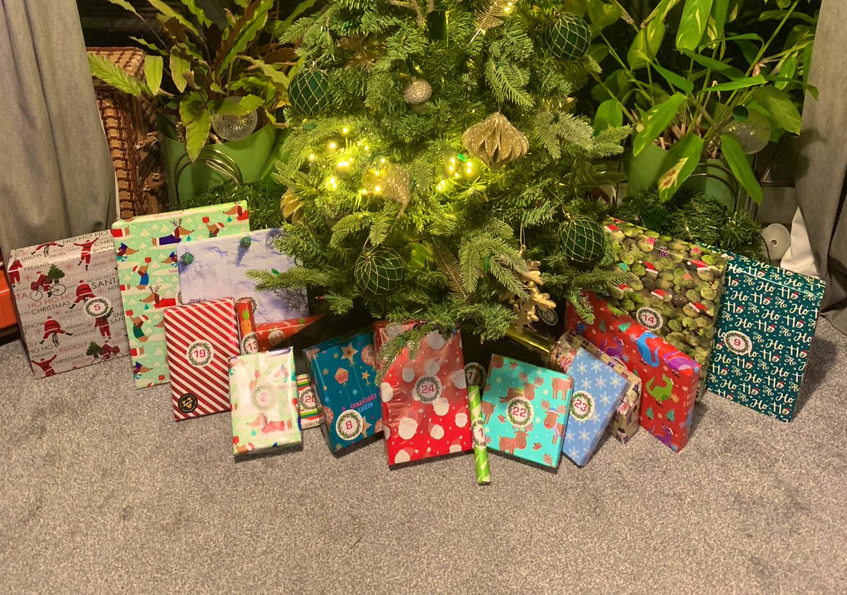 burnbubbaburn's tweet photo. So the fella’s @TabletopMag advent calendar laid out ready to start tomorrow

Eeeeeep!!

#ttgadvent #boardgames #tabletopgaming #Advent #christmasgaming #25DaysOfChristmas https://t.co/jelaUyoGNN