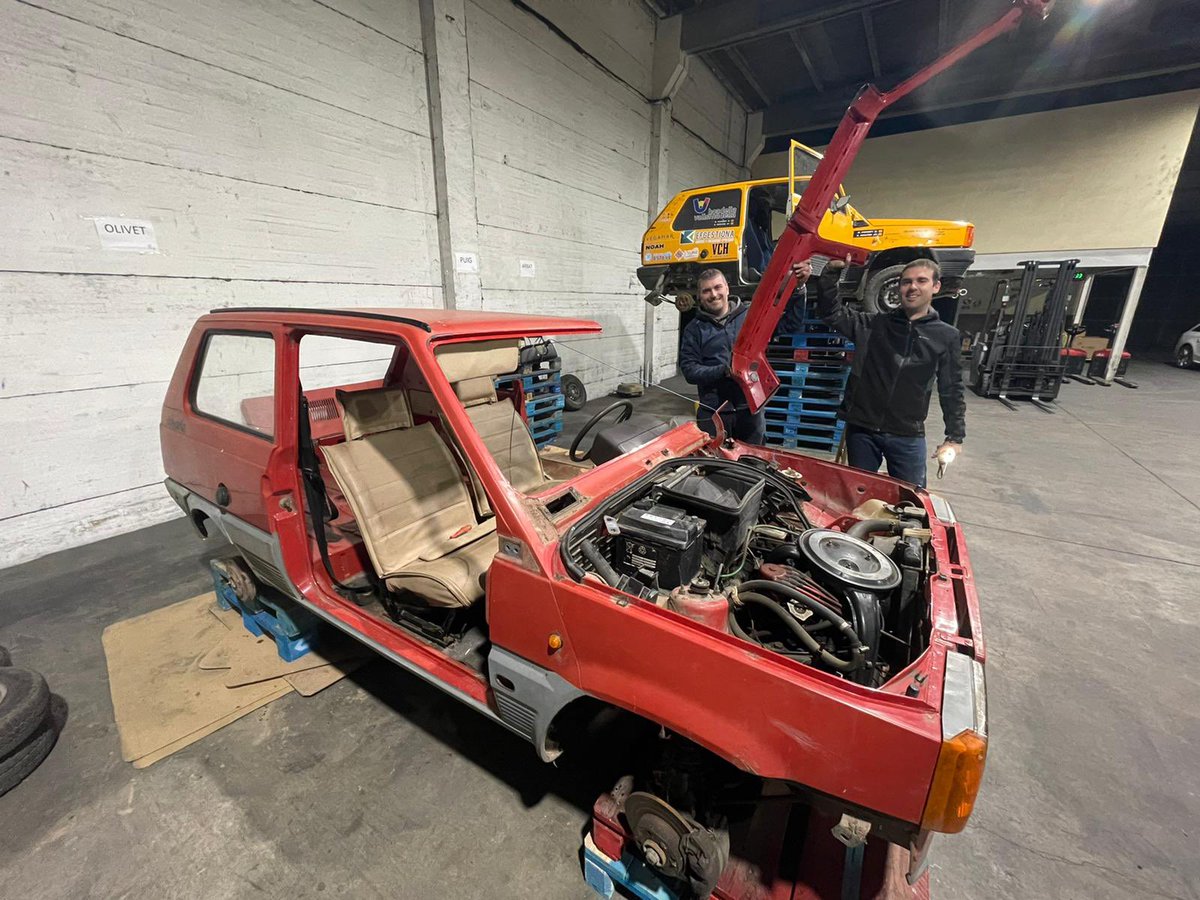 CapCalentsTeam's tweet image. ⚠️ AQUESTES IMATGES PODEN FERIR SENSIBILITATS ⚠️ I es que a vegades s’han de fer sacrifis, per molt que costi… Tornem al taller! 💪🏻🛠 #capcalents #pandaraid #pandaraid2022