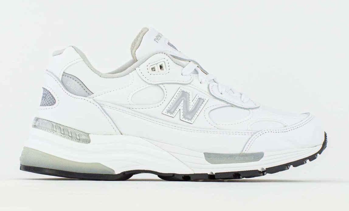 SOLELINKS's tweet photo. Ad: New Balance 992 'White/Silver' couple of sizes via DTLR => https://t.co/6ehnZnGfBc https://t.co/KMMlmYF5M8