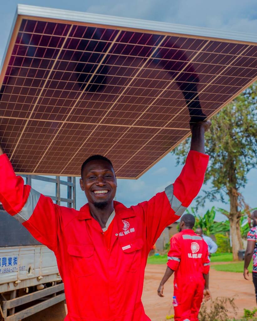 AWAnonprofit's tweet photo. Thanks to your incredible support during our summer fundraiser, #GivingTuesday looks a little different this year. It's all hands on deck as our team races towards our 50th completed solar installation by the end of 2021! This week they are working on in… https://t.co/Q0xPOhhOUA https://t.co/oM8DBrSWt1