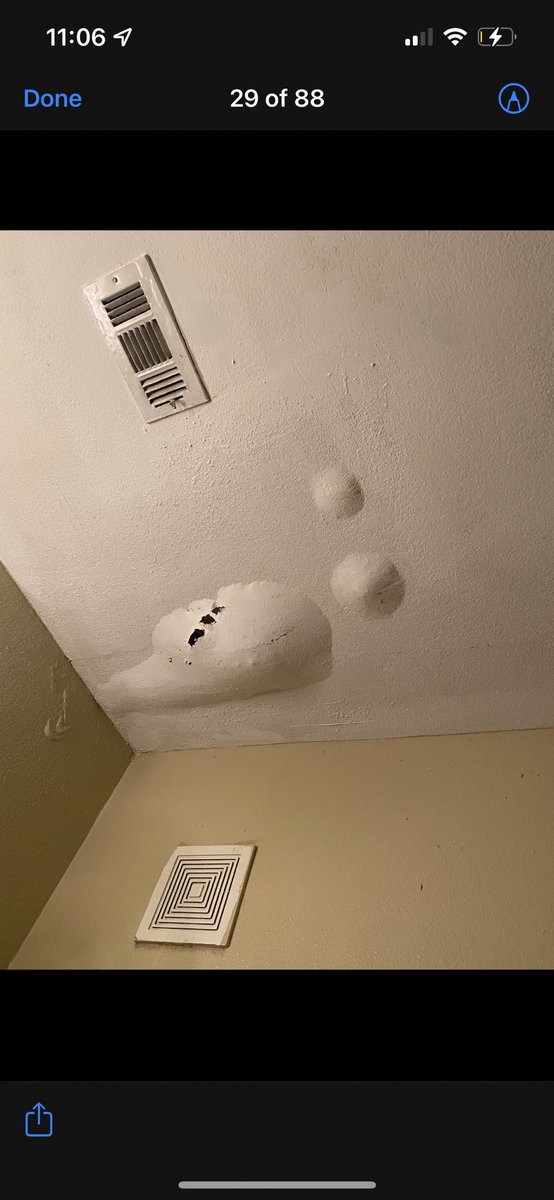 cookiemonarch14's tweet photo. Hey @ksatnews sorry to bother y’all again but I’ve got a 30 minute recording discussing apartment issues that our upstairs neighbors as well as me and my roomies are experiencing. Other residents are facing similar issues. Here’s some pics from my apartment https://t.co/ONcuMUVKvj
