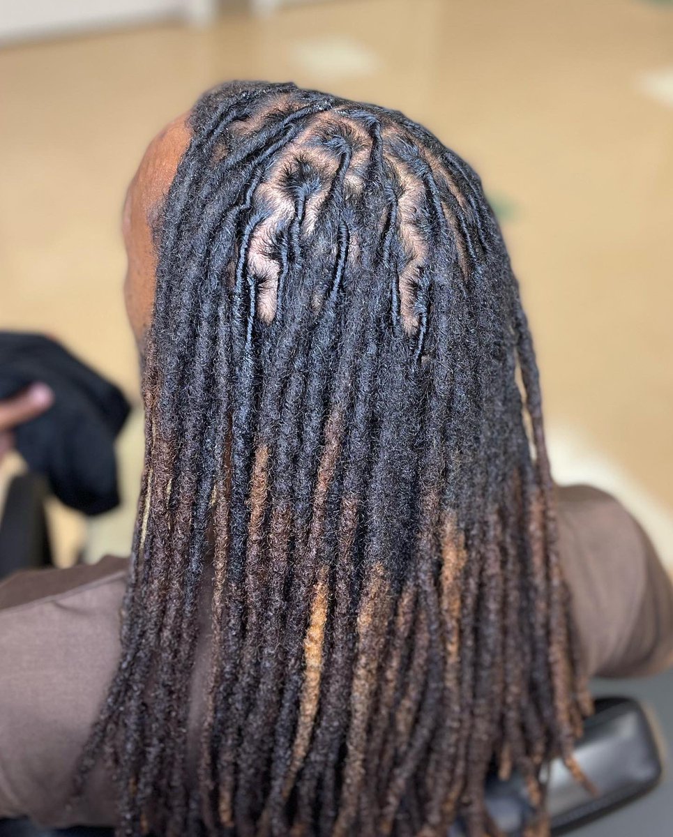 destinycoled's tweet image. Come get SLAYED by ya girl 💗 #Ecu22 #Ecu21 #Ecu20 #Ecu23 #Greenvillebraider