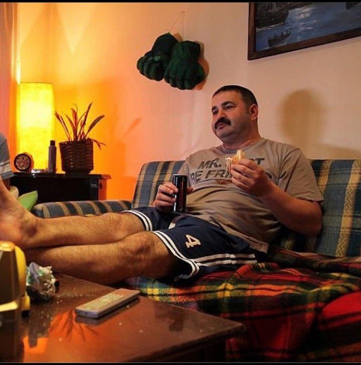 arkadaşlarım: yaşıyosun bu hayatı

tüm gün evde ben: