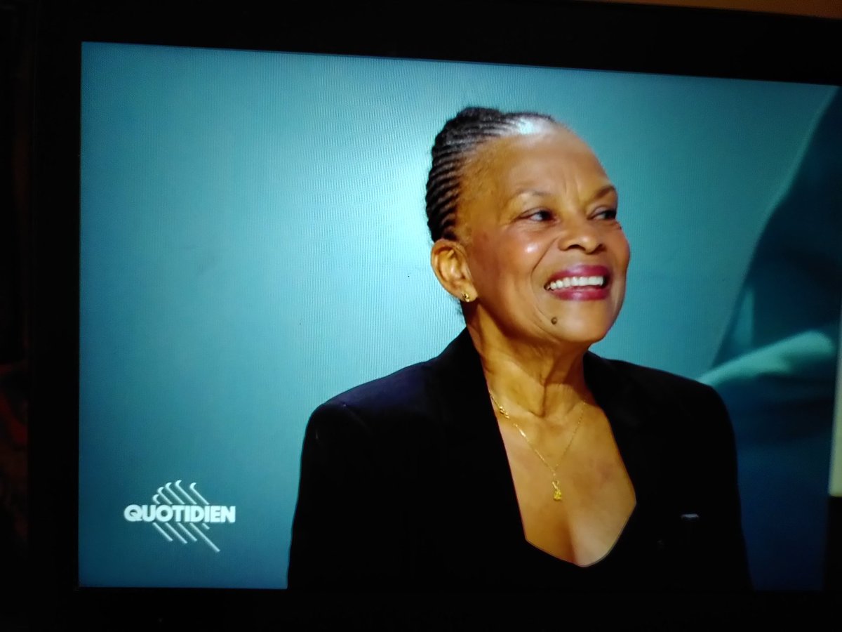alex13_barreto's tweet photo. Sur @Qofficiel #Taubira mentionne la @PrimairePop ! Le temps de l'unité est arrivé #PrimairePopulaire https://t.co/jfy0hMwHdm