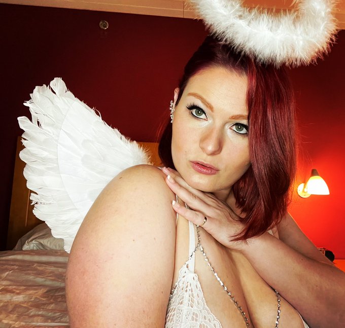 What does the angel put in her salsa for extra spice? Halopenos 😏 Angel cosplay up this week! 😇  Lots<a href="/tag/linkinbio"class="tags"><span>#linkinbio</span></a>
