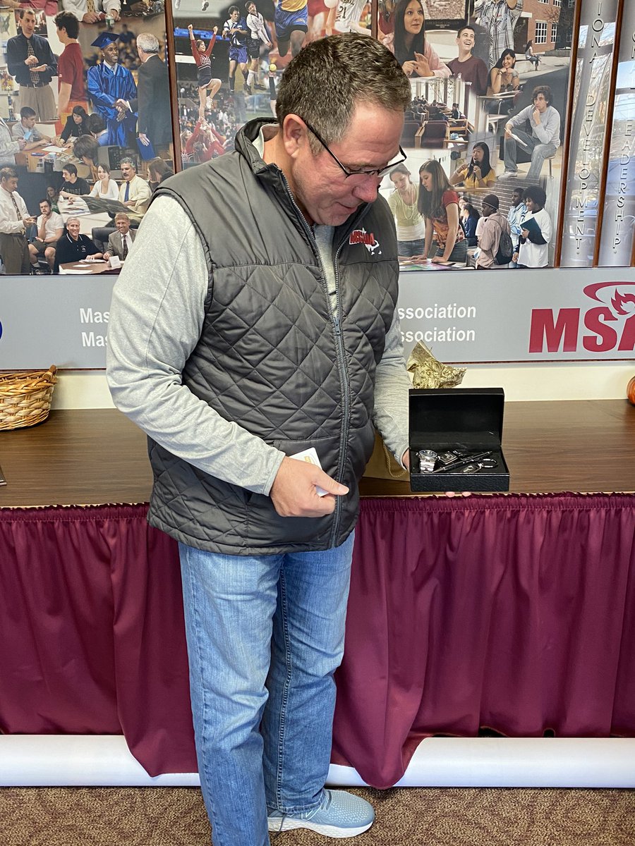 🌟Had a nice visit from Jim Davis, retired Belmont HS AD who received his appreciation plaque &amp; #MIAA gift for his many years of service to the Association &amp; his community. Congratulations Jim! Retirement suits you well 😀