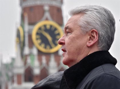 ComuniCarloRIMM's tweet photo. #BreakingNews Confirma alcalde de Moscú, Sergei Sobyanin, que todos los servicios de la ciudad están en alerta máxima tras cambio de tiempo. Se espera tormentas de nieve, congelamiento severo, y aumento del viento.
#Mosow #Rusia @KremlinRussia #EEUU https://t.co/6mPvOVYnVn