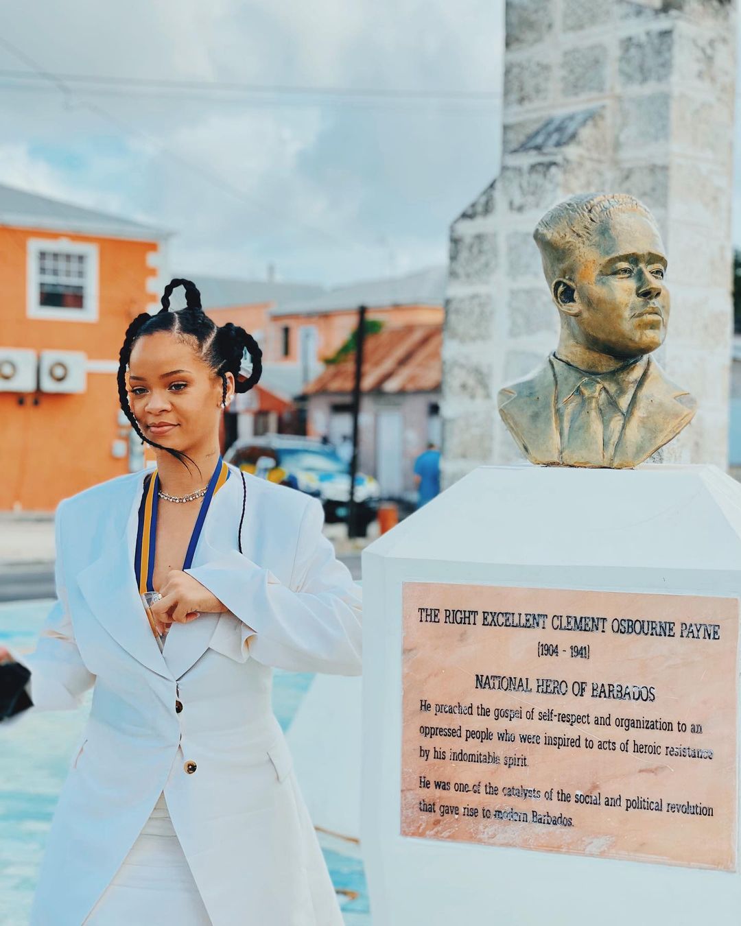 Rihanna's officially 'right excellent,' named Barbados hero